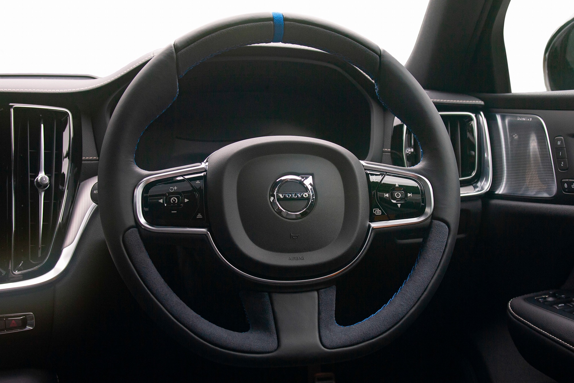 スポーツステアリング HEICO SPORTIV JAPANオリジナル